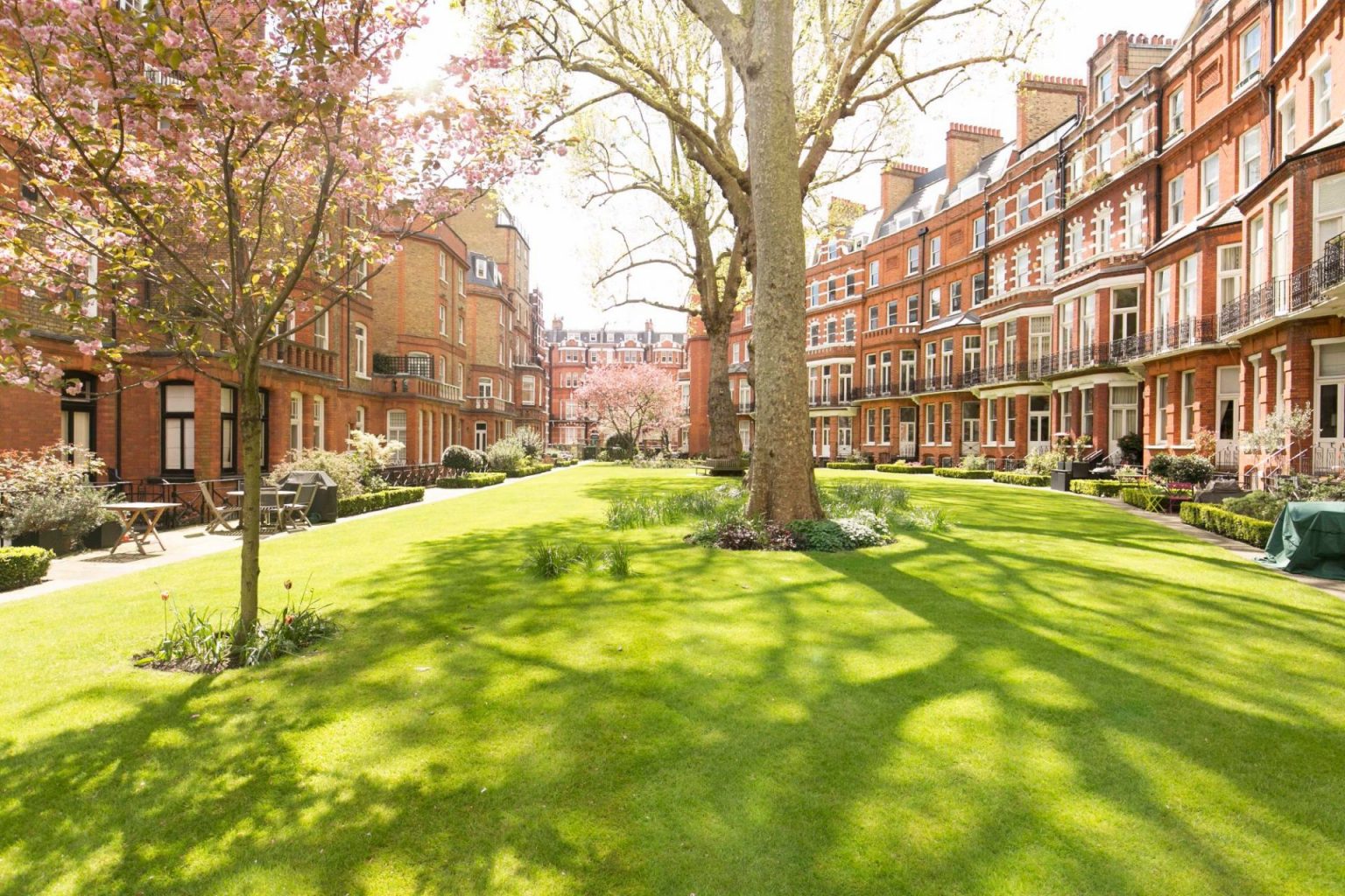 Egerton Gardens, London, SW3 Milton Stone