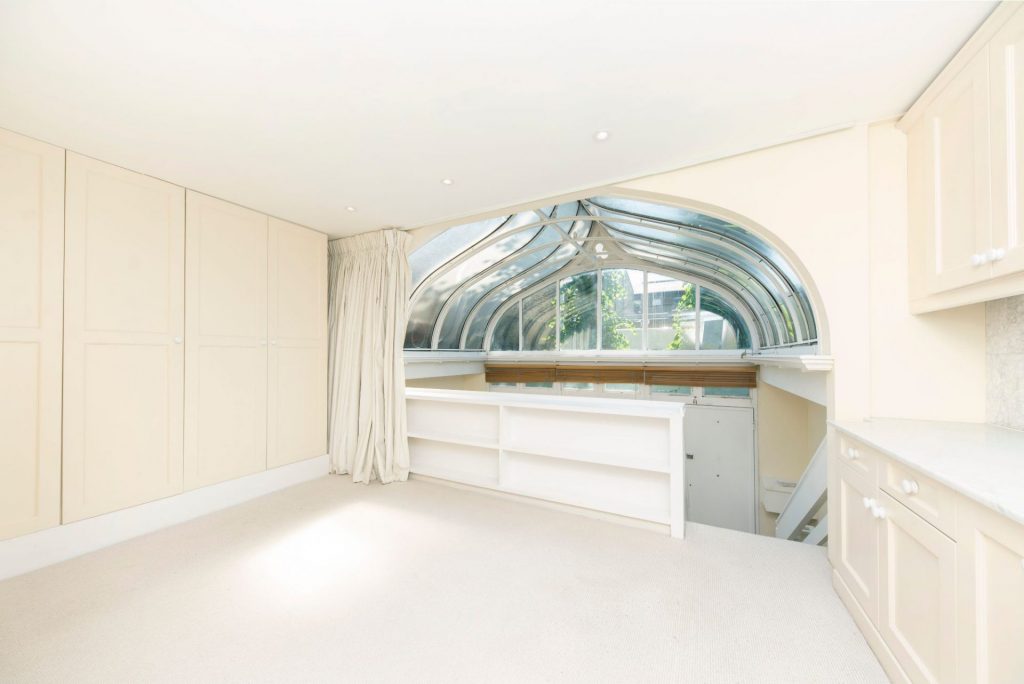 Stewarts Grove, SW3 Milton Stone