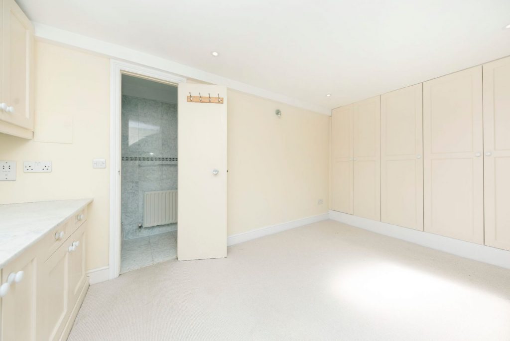 Stewarts Grove, SW3 Milton Stone