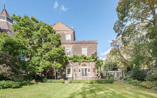 Rosslyn Hill, London