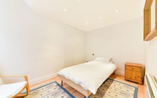 Montrose Court, SW7
